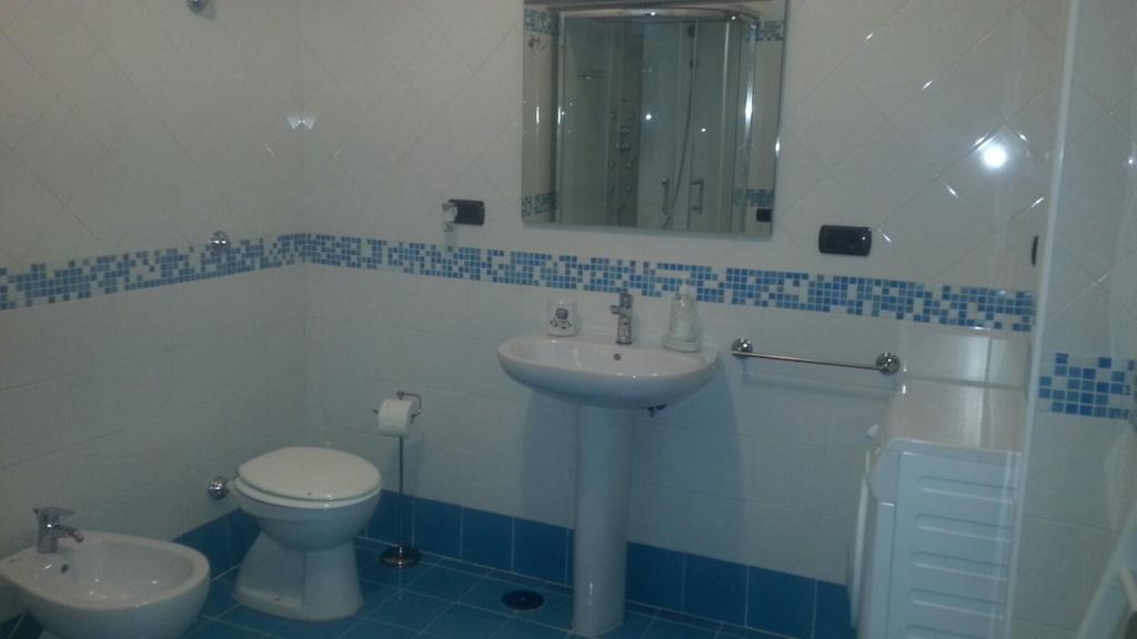 Apartment Oltremarestudios Наполи Екстериор снимка